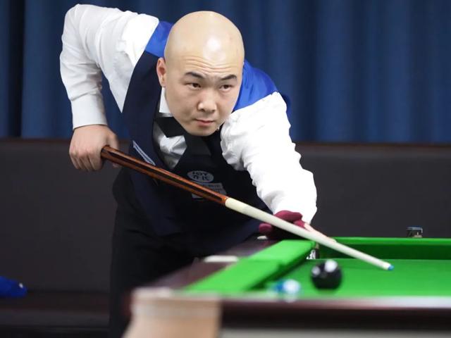 群体更加契 群体更加契